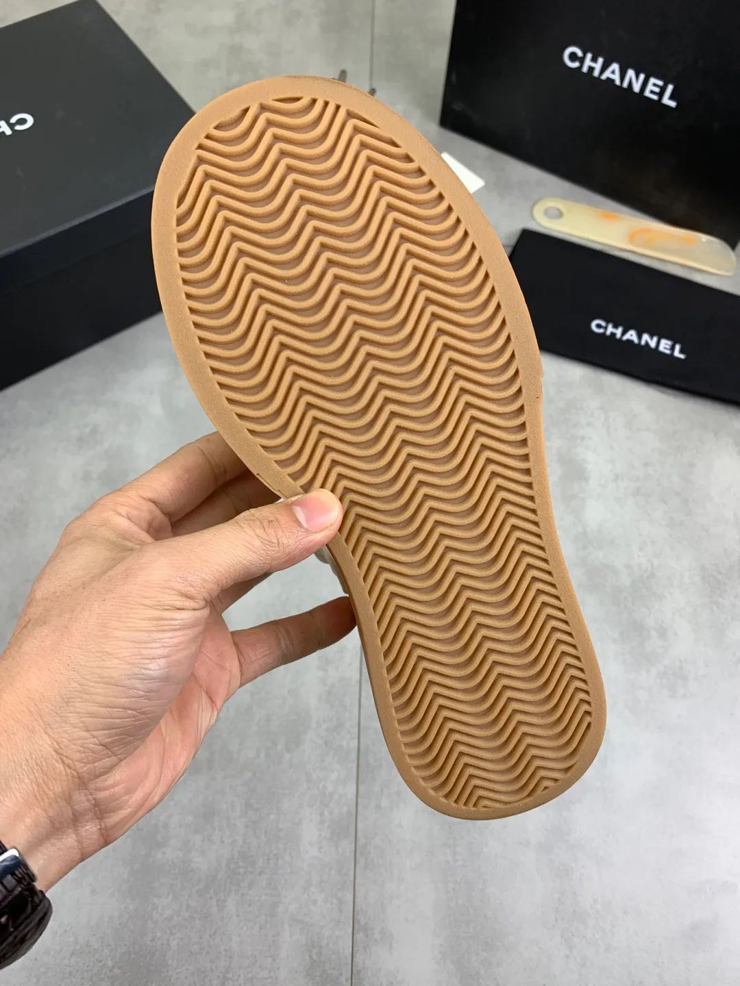 Men's men's shoes 💰P562 new high quality Chanel 25k spring counter new top quality [proud] This boot is really a lucky star for small people, thick sole 5cma more refined rhombus, slim legs, the key is very comfortable upper foot: imported cowhide lining: sheepskin lining outsole: genuine molded tpu outsole ~ 5cm heel height Color: 3️⃣ colors available Size: 35-40 (41 made to order, non-refundable)
